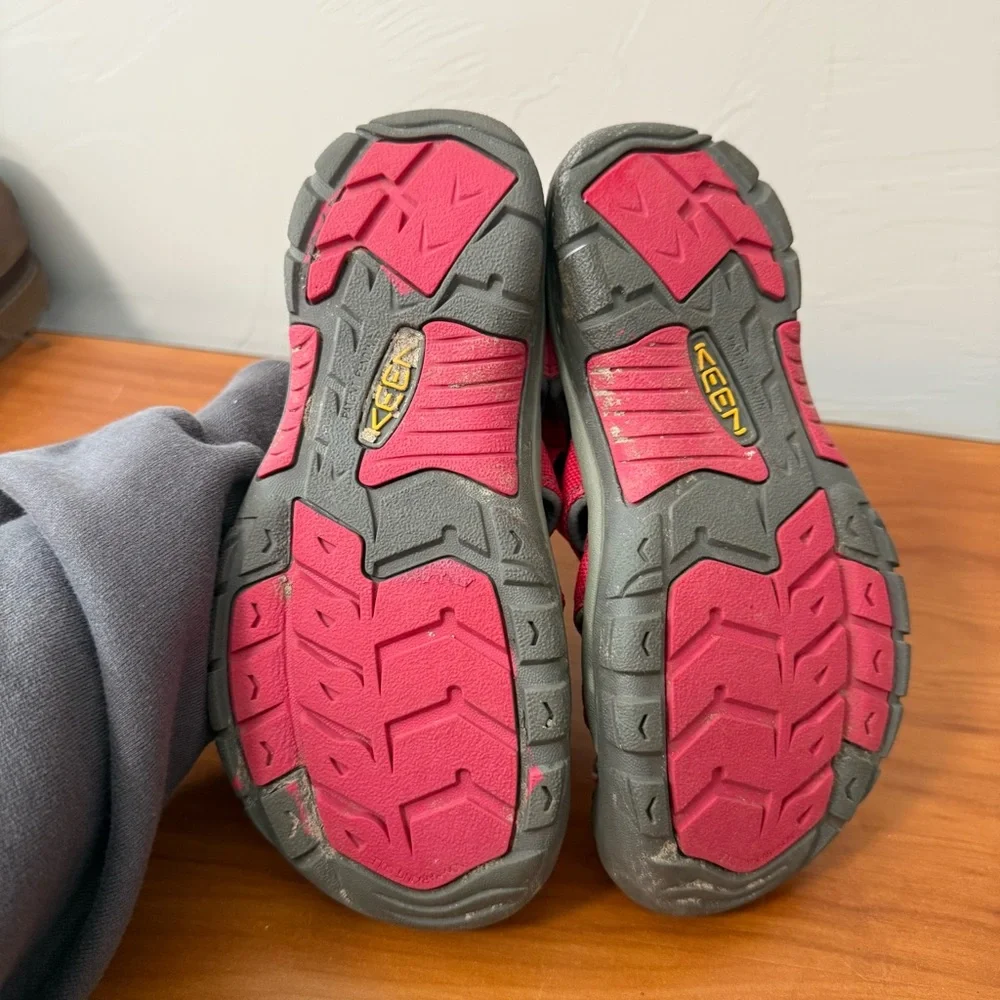 Keen Girl Kids Newport H2 Waterproof Sandal Hiking Shoe Closed Toe Pink Dahlia 4